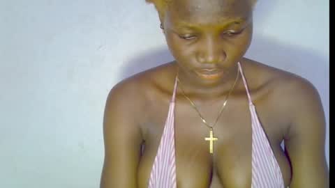 nikky00 online show from February 15, 2026, 8:35 am