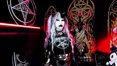   online show from October 3, 2025, 2:08 am