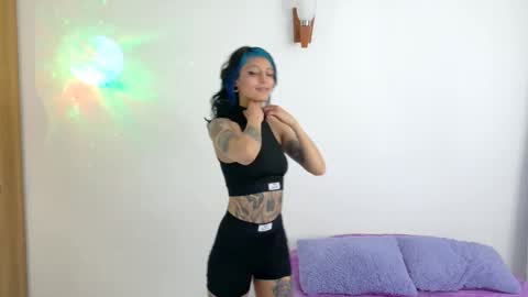 Snapshot of blazing_haze chatting on October 28, 2025, 4:05 am Susan Haze      online show from October 28, 2025, 4:05 am