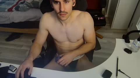 Snapshot of blazinghoney chatting on December 18, 2024, 6:46 pm Honey online show from December 18, 2024, 6:46 pm