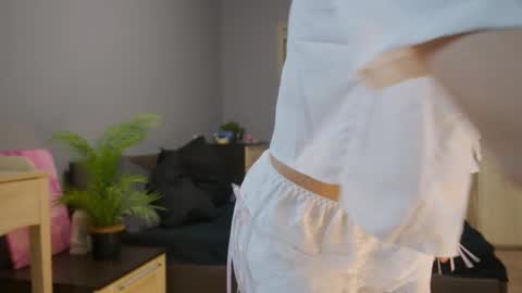 blearalin online show from October 6, 2025, 2:25 pm