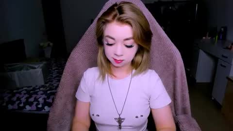Nicole online show from May 16, 2026, 6:07 pm