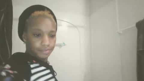 blknoranged33 online show from February 13, 2026, 9:49 am