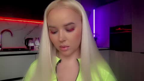 Snapshot of blond_diamond chatting on January 19, 2025, 9:55 am Lana online show from January 19, 2025, 9:55 am