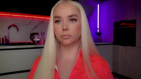 Snapshot of blond_diamond chatting on January 20, 2025, 4:21 am Lana online show from January 20, 2025, 4:21 am