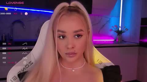 Snapshot of blond_diamond chatting on October 26, 2025, 7:14 am Lana online show from October 26, 2025, 7:14 am