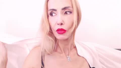 blond_pussy_ online show from December 9, 2024, 8:11 am