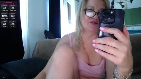 Snapshot of blond_woman chatting on February 9, 2025, 10:53 am Karina online show from February 9, 2025, 10:53 am