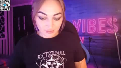 Snapshot of blonde_temptation chatting on October 17, 2025, 4:20 pm Meryem online show from October 17, 2025, 4:20 pm