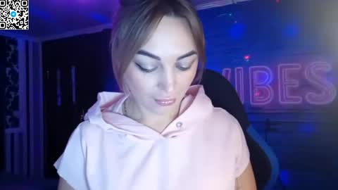 Snapshot of blonde_temptation chatting on November 10, 2025, 8:35 am Meryem online show from November 10, 2025, 8:35 am