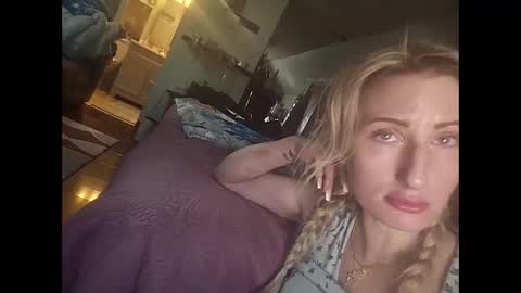 Snapshot of blondebellaaa3 chatting on January 3, 2025, 5:20 pm Gia online show from January 3, 2025, 5:20 pm