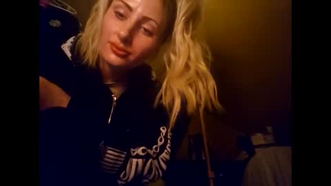 Snapshot of blondebellaaa3 chatting on January 16, 2025, 1:04 pm Gia online show from January 16, 2025, 1:04 pm