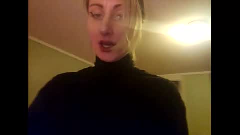 Snapshot of blondebellaaa3 chatting on January 21, 2025, 12:57 am Gia online show from January 21, 2025, 12:57 am