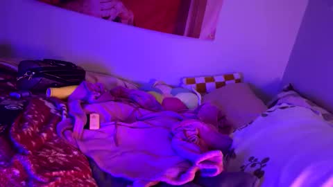 Gia  online show from November 7, 2025, 2:44 am