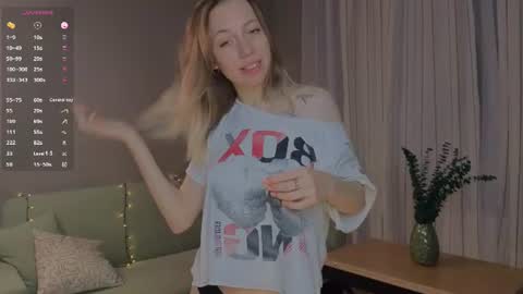 Snapshot of blondekelly chatting on June 16, 2026, 5:37 pm Kelly online show from June 16, 2026, 5:37 pm