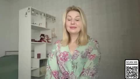 Snapshot of blondie_xoxoxo chatting on February 3, 2026, 6:40 am blondie_xoxoxo online show from February 3, 2026, 6:40 am