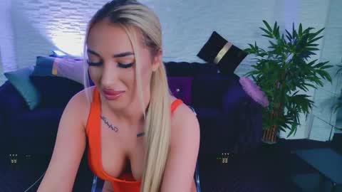Kiki online show from April 28, 2026, 7:08 pm