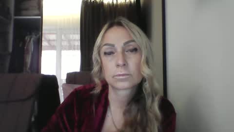 Iren online show from October 14, 2025, 8:26 am