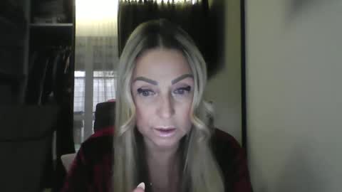 Iren online show from October 29, 2025, 8:27 am