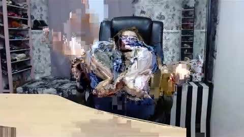 Snapshot of blondmilfs chatting on January 28, 2025, 7:10 pm BlondMILfs online show from January 28, 2025, 7:10 pm