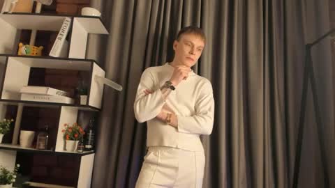 Snapshot of blondvibe chatting on April 13, 2026, 9:31 pm Alik online show from April 13, 2026, 9:31 pm