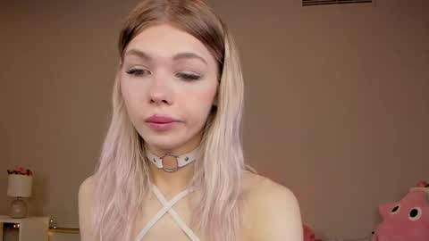 blondy_fina online show from April 5, 2026, 4:31 am