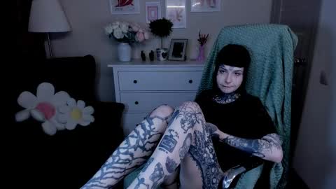 Snapshot of blood__mary chatting on April 23, 2026, 12:29 pm Mary online show from April 23, 2026, 12:29 pm