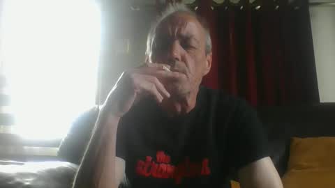 bloody52 online show from April 18, 2026, 2:54 pm