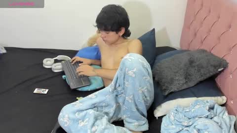 Snapshot of blue_baby20 chatting on March 6, 2025, 5:35 am Blue online show from March 6, 2025, 5:35 am