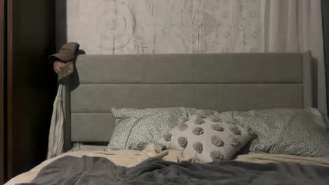 Snapshot of blue_eyed_beau chatting on November 11, 2025, 12:54 am Beau online show from November 11, 2025, 12:54 am