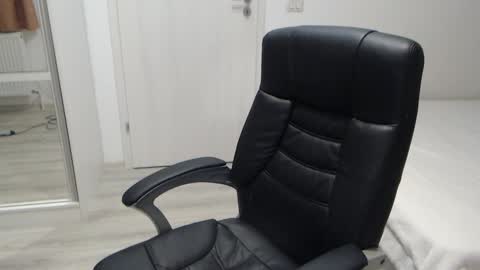 Snapshot of blue_eyes96 chatting on October 8, 2025, 4:26 pm Juliet online show from October 8, 2025, 4:26 pm