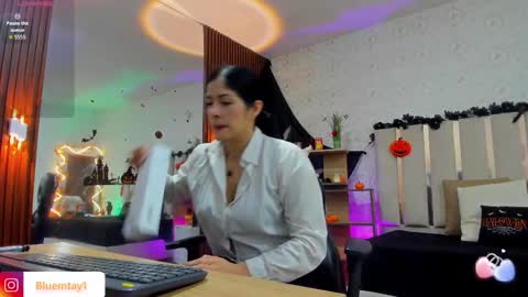 blue_tay1 online show from October 27, 2025, 12:09 pm