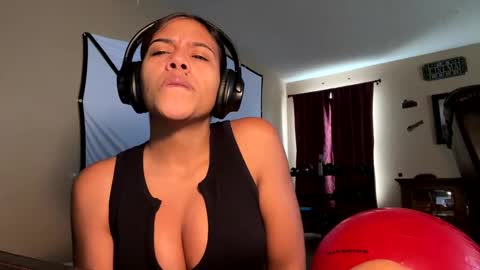 blueaby1 online show from October 9, 2025, 8:07 pm