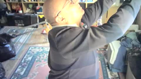 Snapshot of bluebox65 chatting on November 17, 2025, 12:11 pm bluebox65 online show from November 17, 2025, 12:11 pm