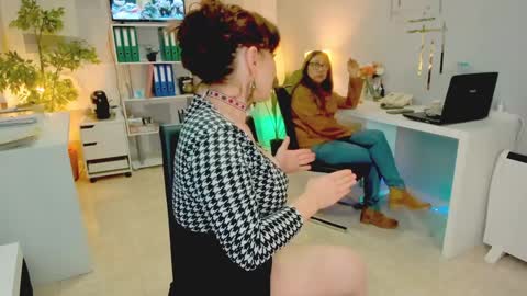 bluediamondsdreams online show from November 10, 2025, 7:02 pm