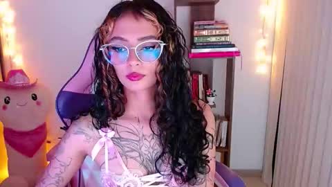 Snapshot of bluee_v chatting on November 27, 2025, 1:18 am Im Abril .. Nice to meet you thumb up me please its important INDEPENDENT MODEL online show from November 27, 2025, 1:18 am