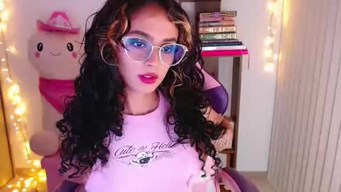 Snapshot of bluee_v chatting on January 17, 2026, 12:37 am Im Abril .. Nice to meet you thumb up me please its important INDEPENDENT MODEL online show from January 17, 2026, 12:37 am