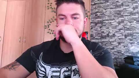 blueeyeboy0 online show from October 14, 2025, 7:09 am