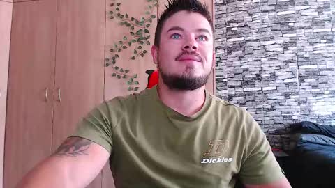 blueeyeboy0 online show from October 28, 2025, 8:18 am