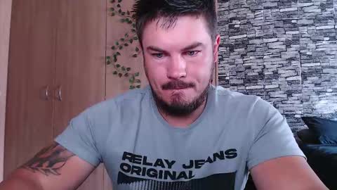 blueeyeboy0 online show from November 3, 2025, 7:31 am