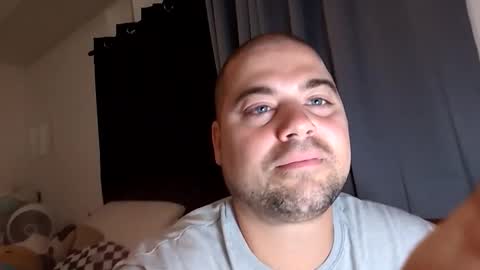 Snapshot of blueeyeme chatting on October 18, 2025, 2:03 am blueeyeme online show from October 18, 2025, 2:03 am