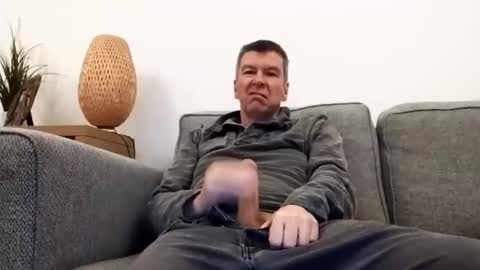 Snapshot of blueeyesteele chatting on April 11, 2026, 9:52 pm blueeyesteele online show from April 11, 2026, 9:52 pm