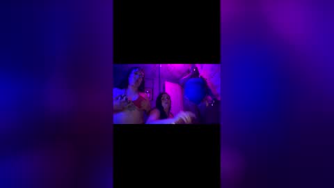 Bluhoney online show from May 3, 2026, 4:07 am