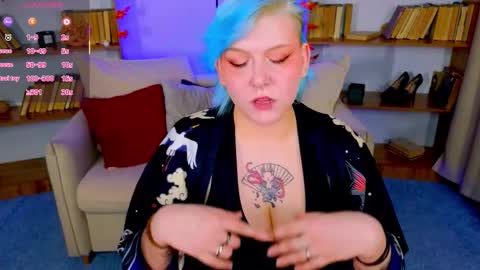 Snapshot of bluelunaray chatting on September 29, 2025, 10:53 am Hi my name is Lunaray online show from September 29, 2025, 10:53 am