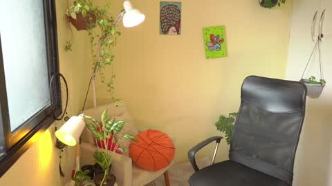 FLORAA online show from January 14, 2025, 1:38 pm