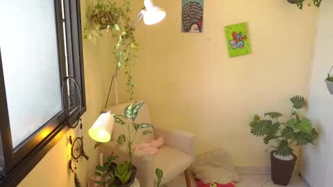 FLORAA online show from February 9, 2025, 3:45 pm