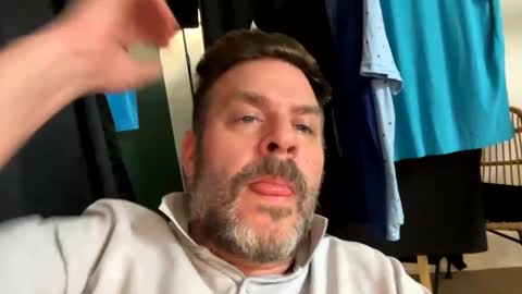 Snapshot of blueylouie8383 chatting on December 31, 2024, 2:40 am Blueyloey online show from December 31, 2024, 2:40 am