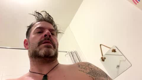 Snapshot of blueylouie8383 chatting on January 8, 2025, 3:29 am Blueyloey online show from January 8, 2025, 3:29 am