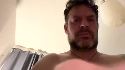 Snapshot of blueylouie8383 chatting on February 7, 2025, 2:29 am Blueyloey online show from February 7, 2025, 2:29 am