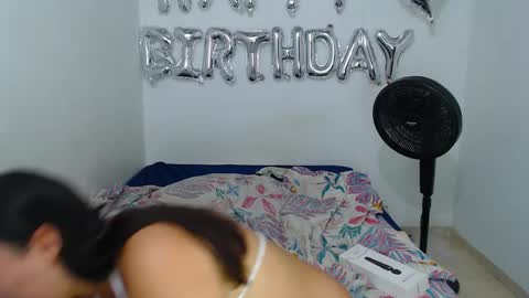 Snapshot of blumbum chatting on December 18, 2024, 12:10 am Hey guysI am BrendaWelcome my room online show from December 18, 2024, 12:10 am